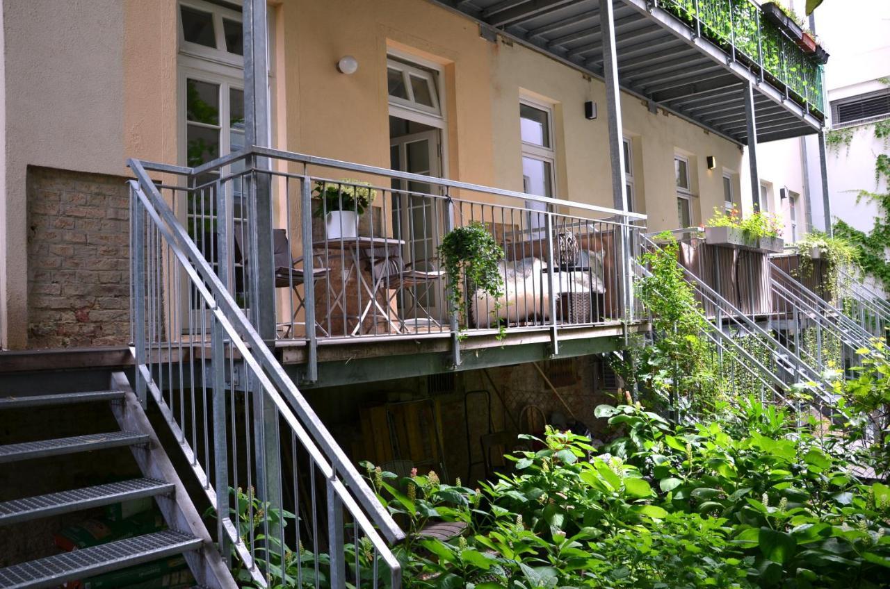 Central Vienna Apartment With Garden View Luaran gambar