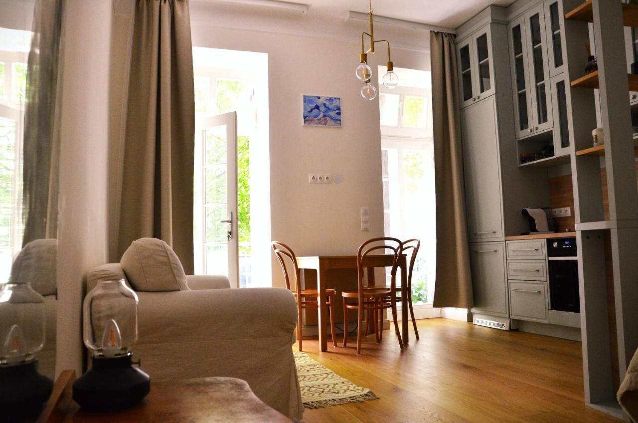 Central Vienna Apartment With Garden View Luaran gambar